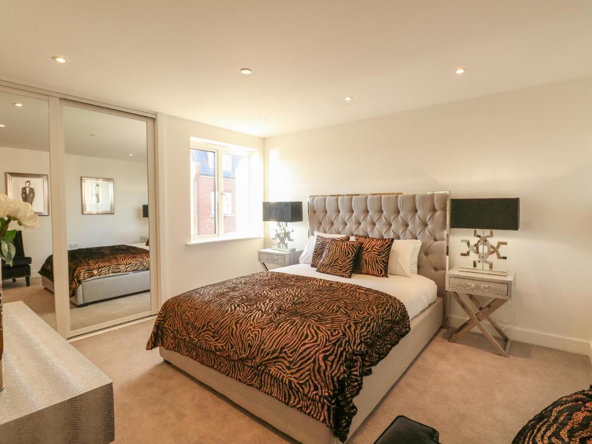 Harbourside Haven Apartment 3 Уеймут Екстериор снимка