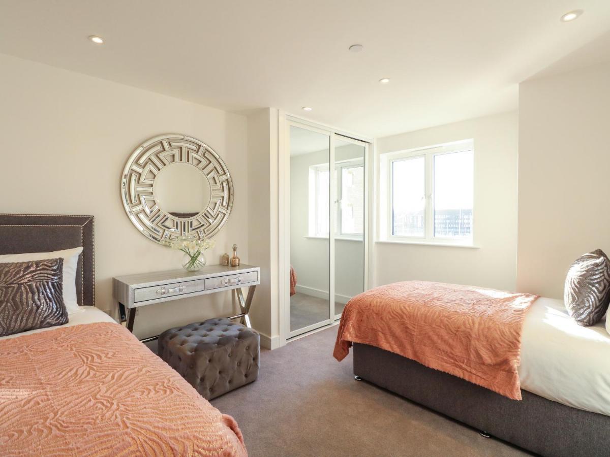 Harbourside Haven Apartment 3 Уеймут Екстериор снимка