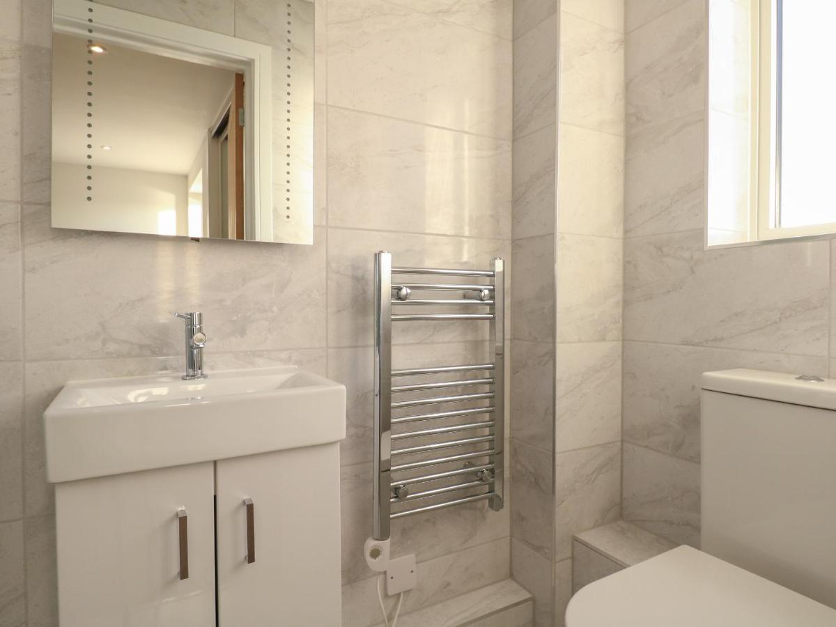 Harbourside Haven Apartment 3 Уеймут Екстериор снимка